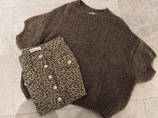 Bruine trui met kortere mouwen