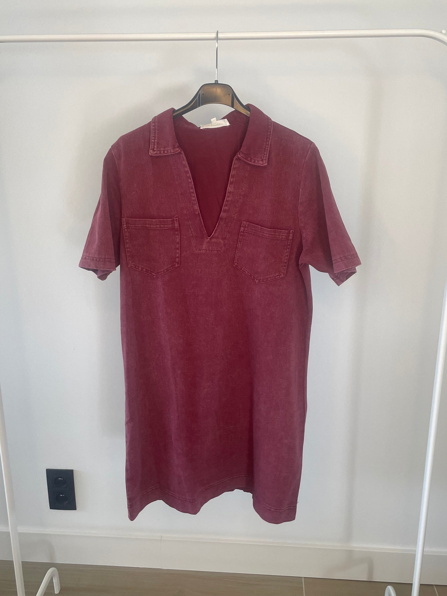 Bordeaux kleedje met korte mouwen