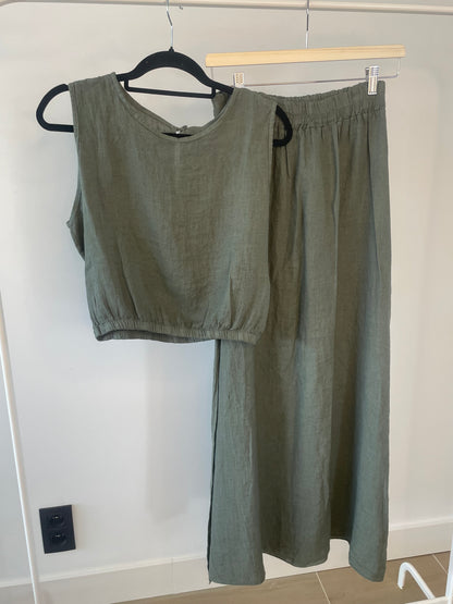 Kaki set (top en lange rok)