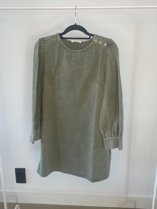 Groen kleedje met lange mouwen
