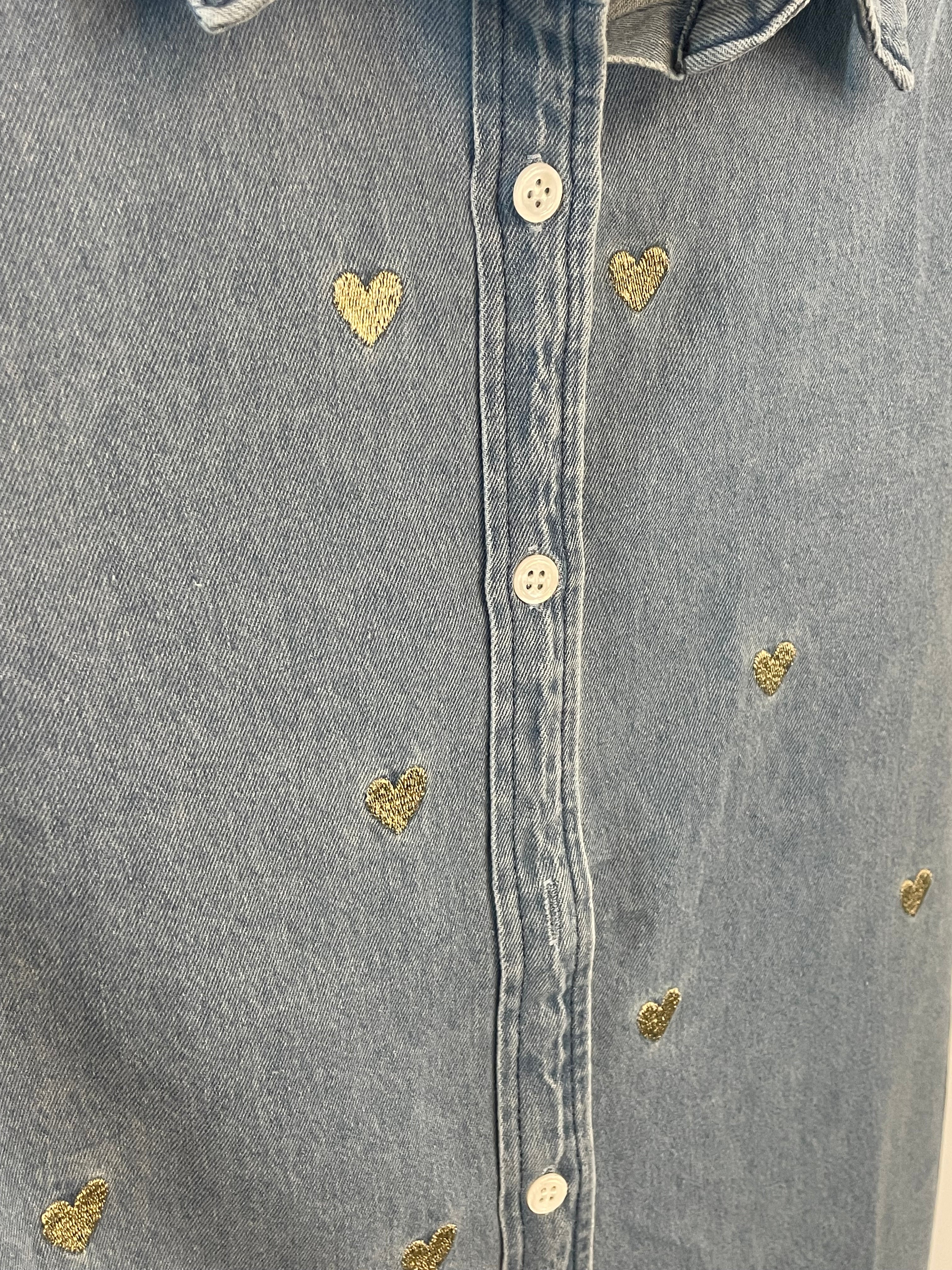Jeanshemdje met hartjes