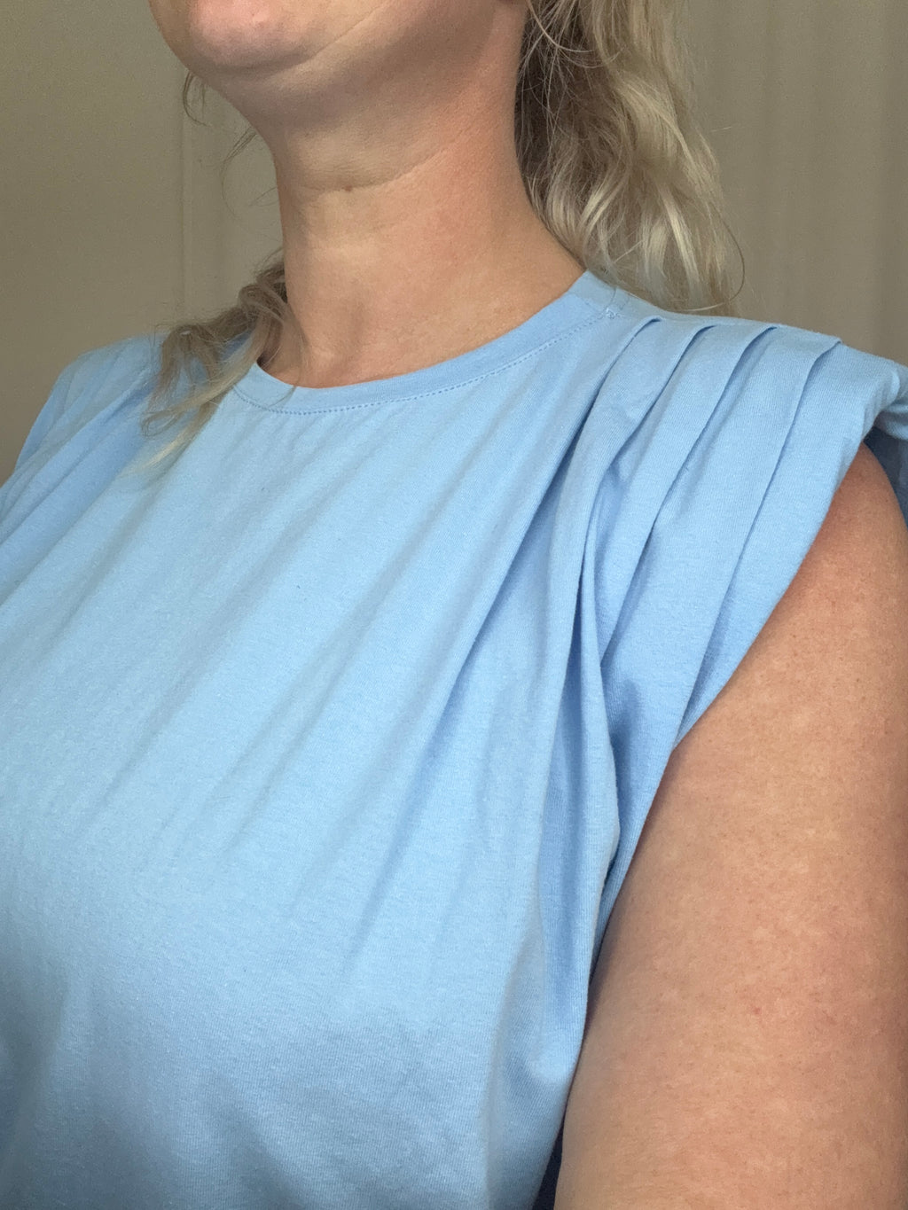 Shirtje met brede schouders - TU (valt los kan tot 44)