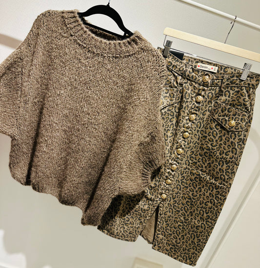 Bruine trui met kortere mouwen