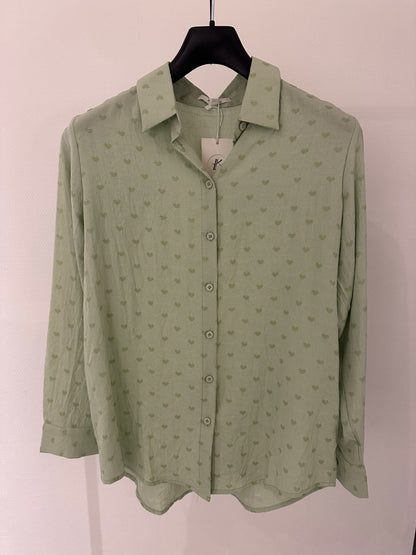 Groen hemdje met hartjes