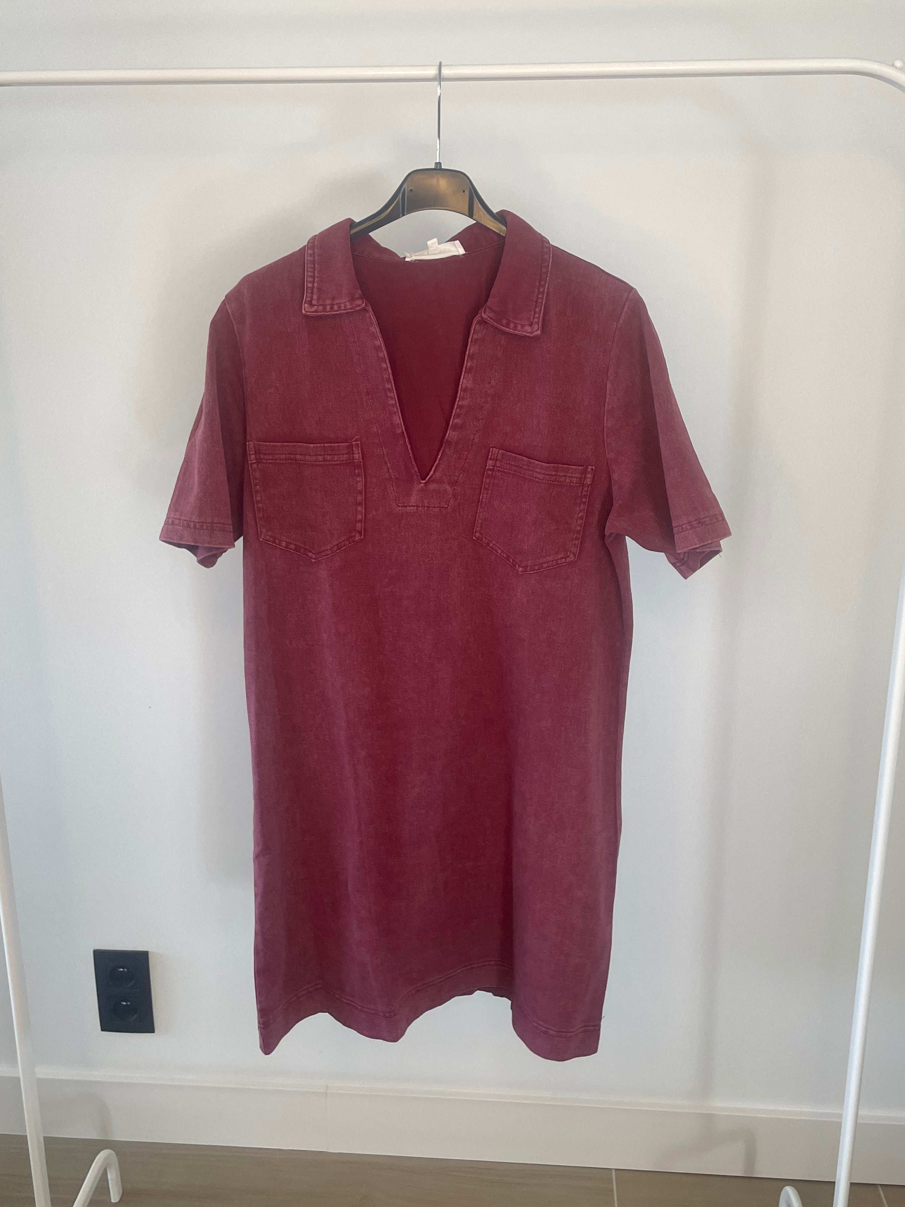 Bordeaux kleedje met korte mouwen
