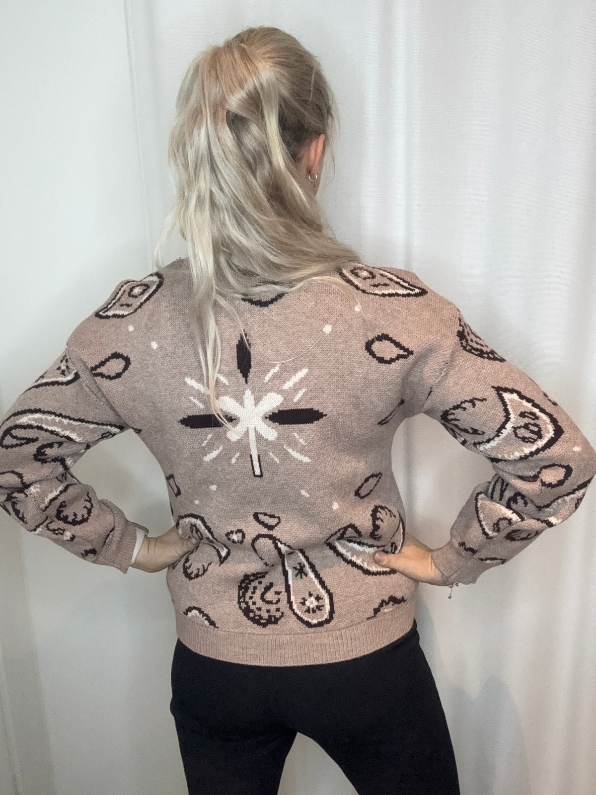 Insta sweater