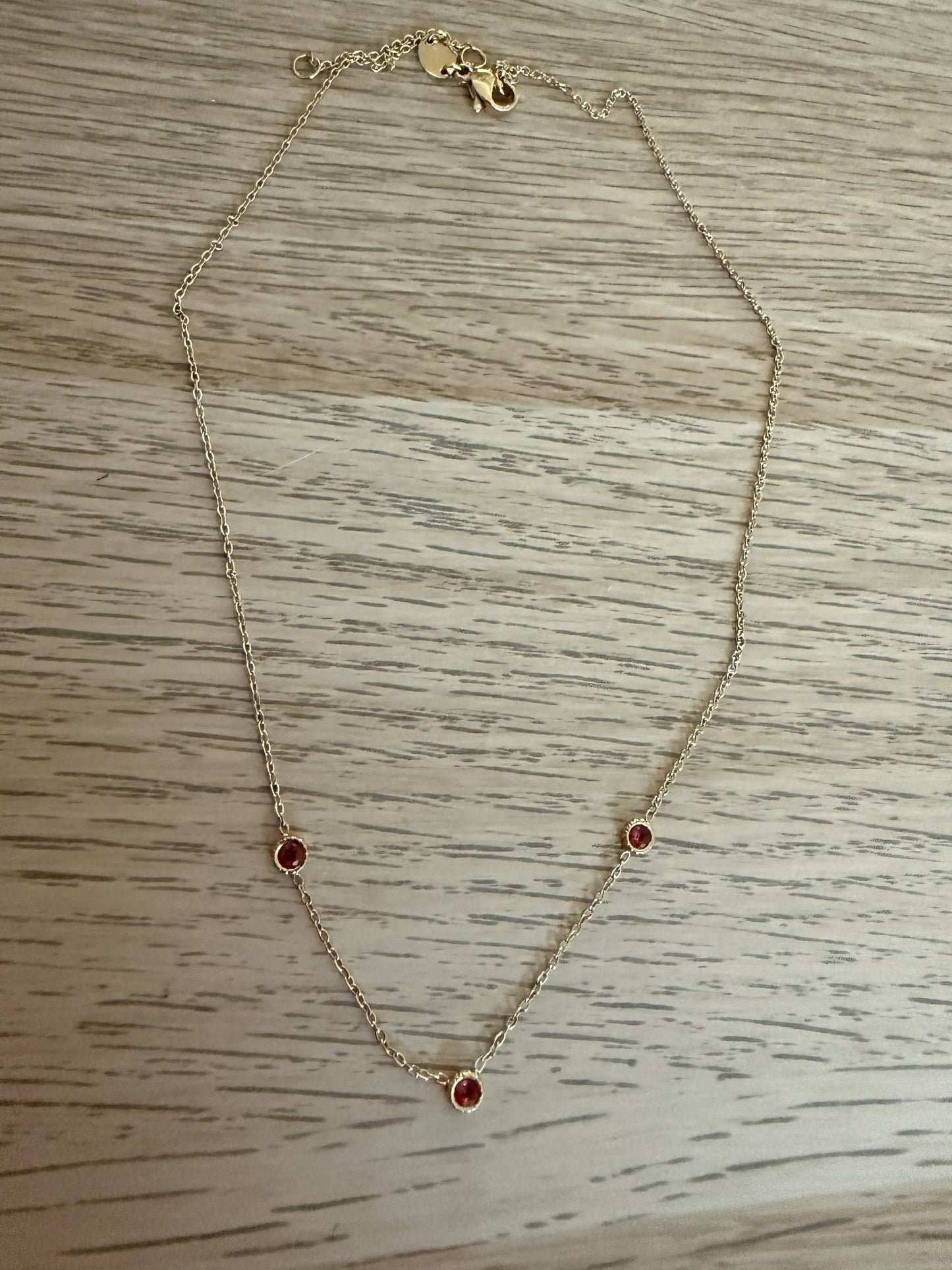 Ketting met 3 steentjes PINK
