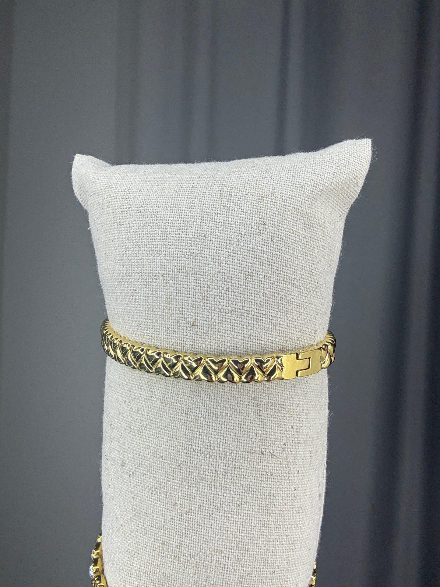 Goudkleurige klikarmband hartjes