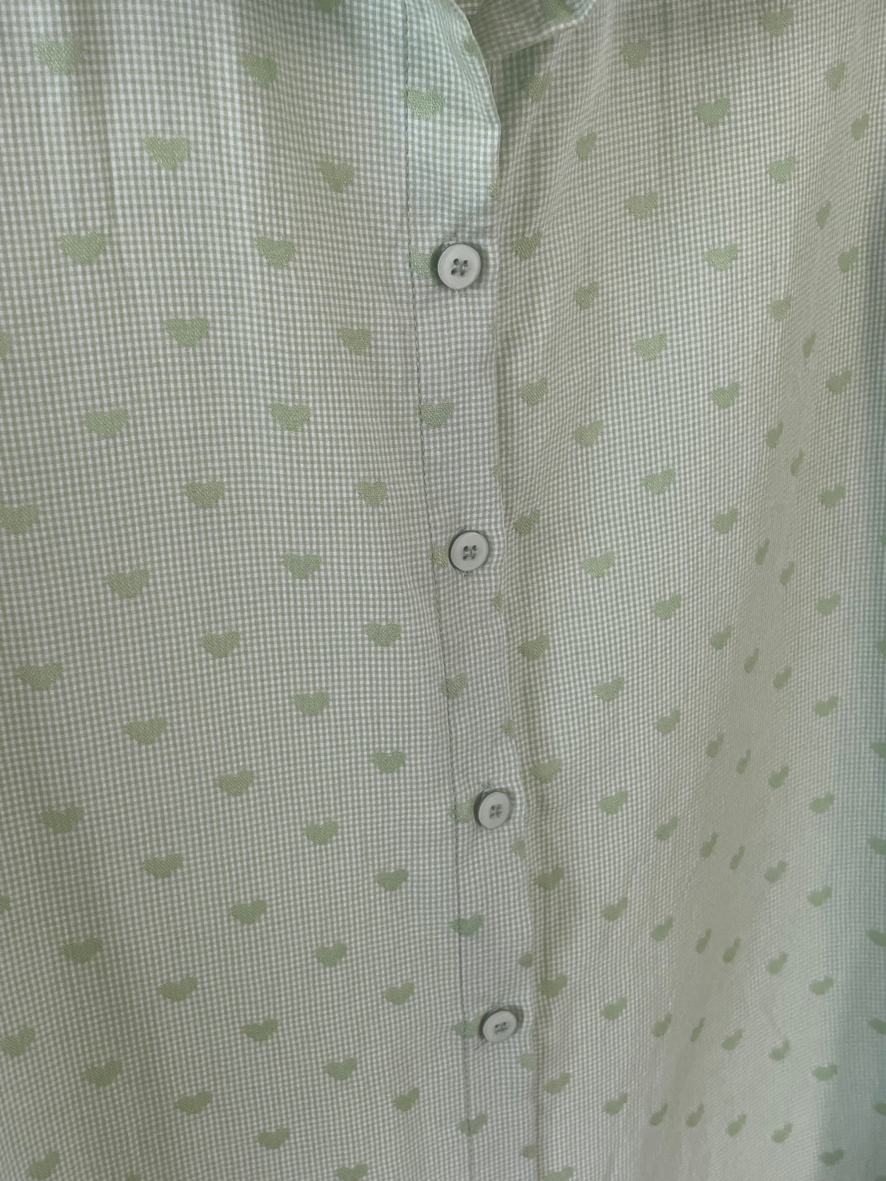 Groen hemdje met hartjes